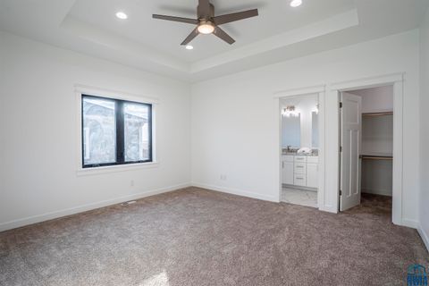 Tiny photo for 708 17th St SE, Orange City, IA 51041 (MLS # 828497)