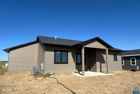 Tiny photo for 708 17th St SE, Orange City, IA 51041 (MLS # 828497)