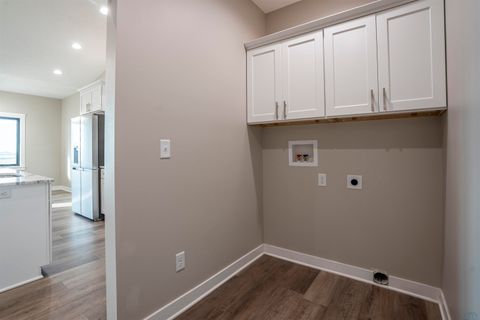 Tiny photo for 708 17th St SE, Orange City, IA 51041 (MLS # 828497)