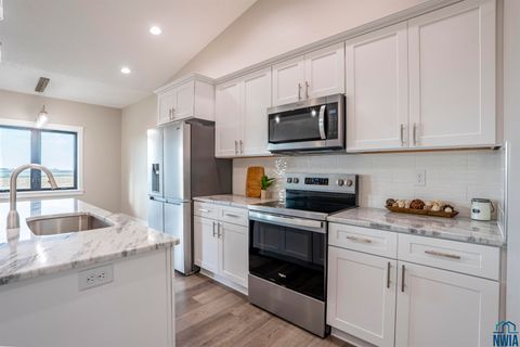 Tiny photo for 708 17th St SE, Orange City, IA 51041 (MLS # 828497)