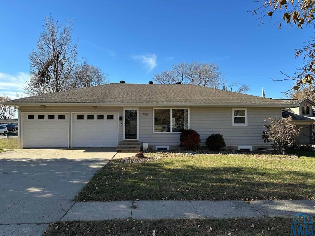Photo of 224 Georgia Ave SW Ave, Orange City, IA 51041 (MLS # 831136)