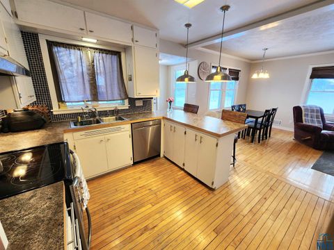 Tiny photo for 725 1st Ave. SW Ave, Sioux Center, IA 51250 (MLS # 831106)