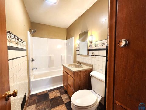 Tiny photo for 1008 4th Avenue, Alton, IA 51003 (MLS # 830524)