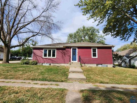 Tiny photo for 1008 4th Avenue, Alton, IA 51003 (MLS # 830524)