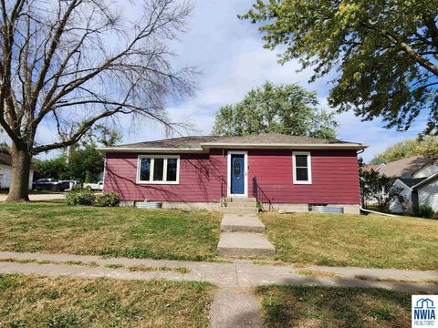 Photo of 1008 4th Avenue, Alton, IA 51003 (MLS # 830524)