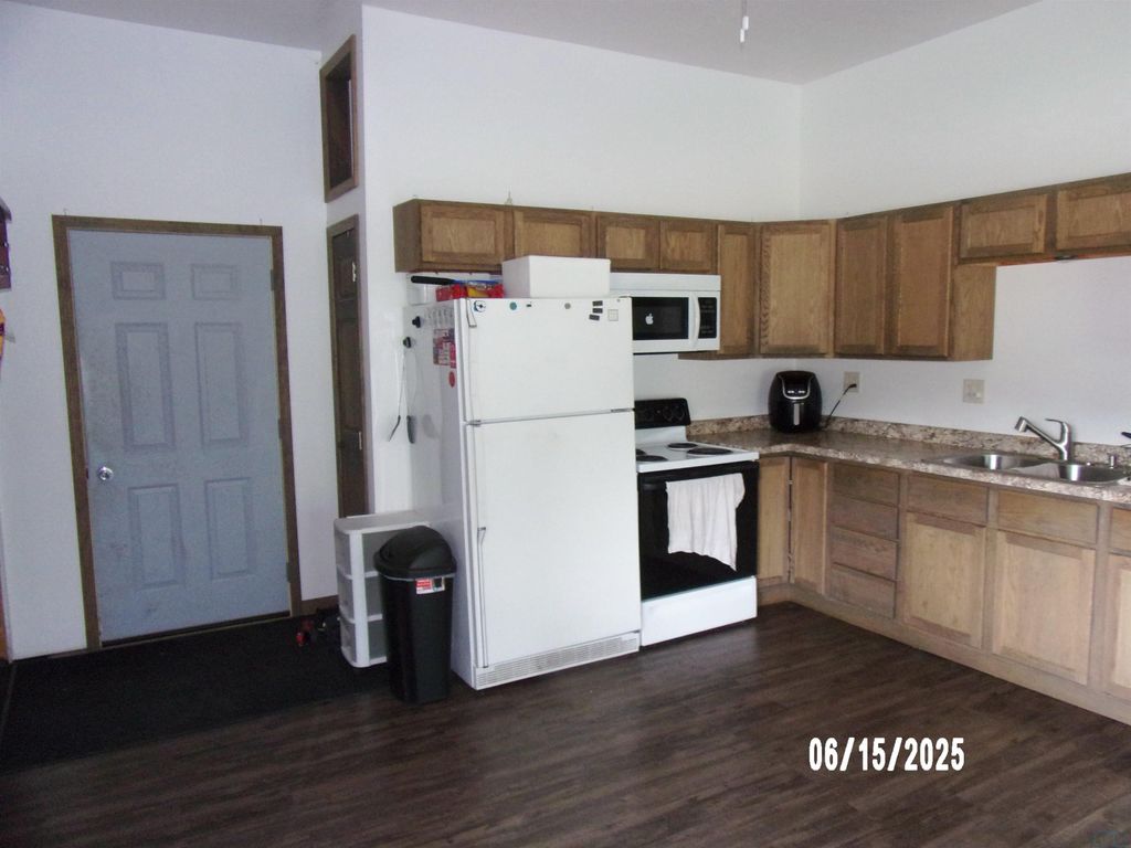 Photo of 2406 Avenue C, Hawarden, IA 51023 (MLS # 829195)