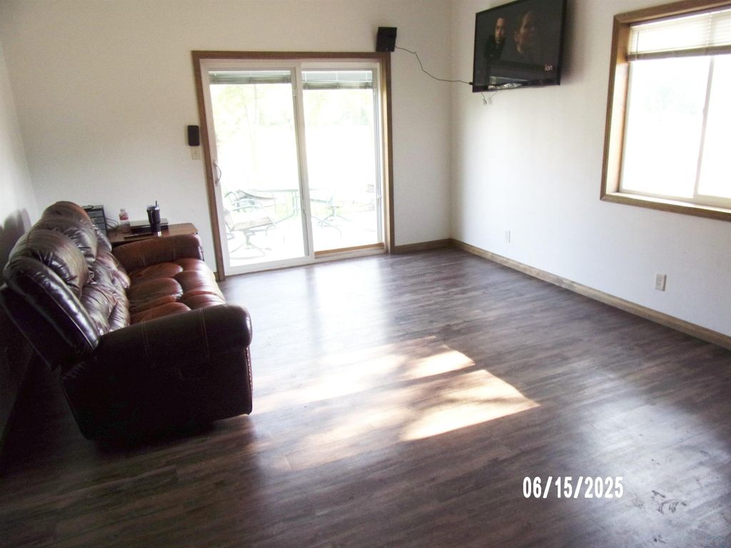 Photo of 2406 Avenue C, Hawarden, IA 51023 (MLS # 829195)