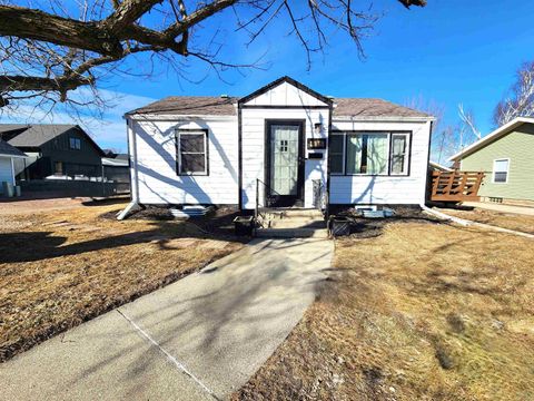 Photo of 115 5th St SE St, Orange City, IA 51041 (MLS # 831896)