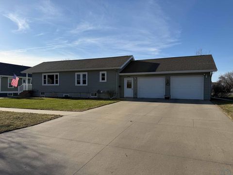 Tiny photo for 110 5th St NE, Orange City, IA 51041 (MLS # 832380)