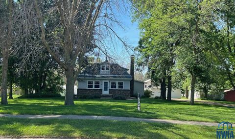 Photo of 1140 14th Street, Sheldon, IA 51201 (MLS # 826979)