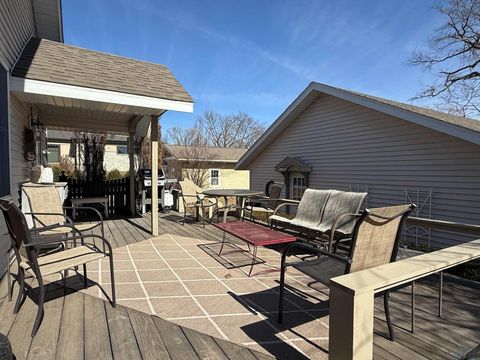 Tiny photo for 413 Central Ave SE Ave, Orange City, IA 51041 (MLS # 831986)