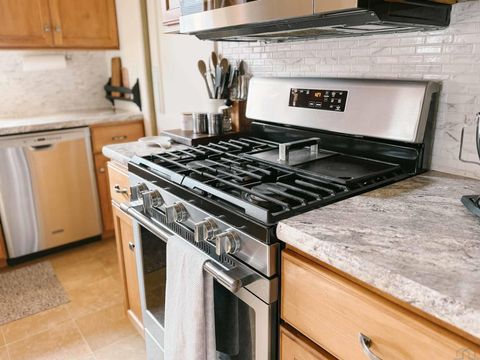 Tiny photo for 413 Central Ave SE Ave, Orange City, IA 51041 (MLS # 831986)