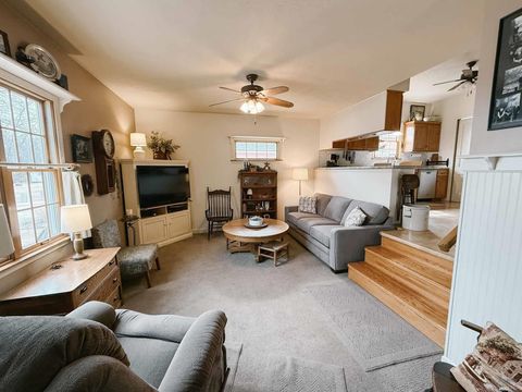 Tiny photo for 413 Central Ave SE Ave, Orange City, IA 51041 (MLS # 831986)