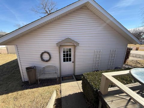 Tiny photo for 413 Central Ave SE Ave, Orange City, IA 51041 (MLS # 831986)