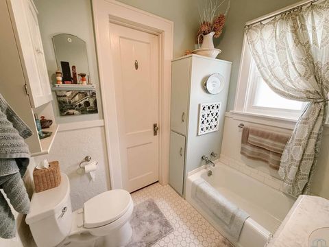 Tiny photo for 413 Central Ave SE Ave, Orange City, IA 51041 (MLS # 831986)