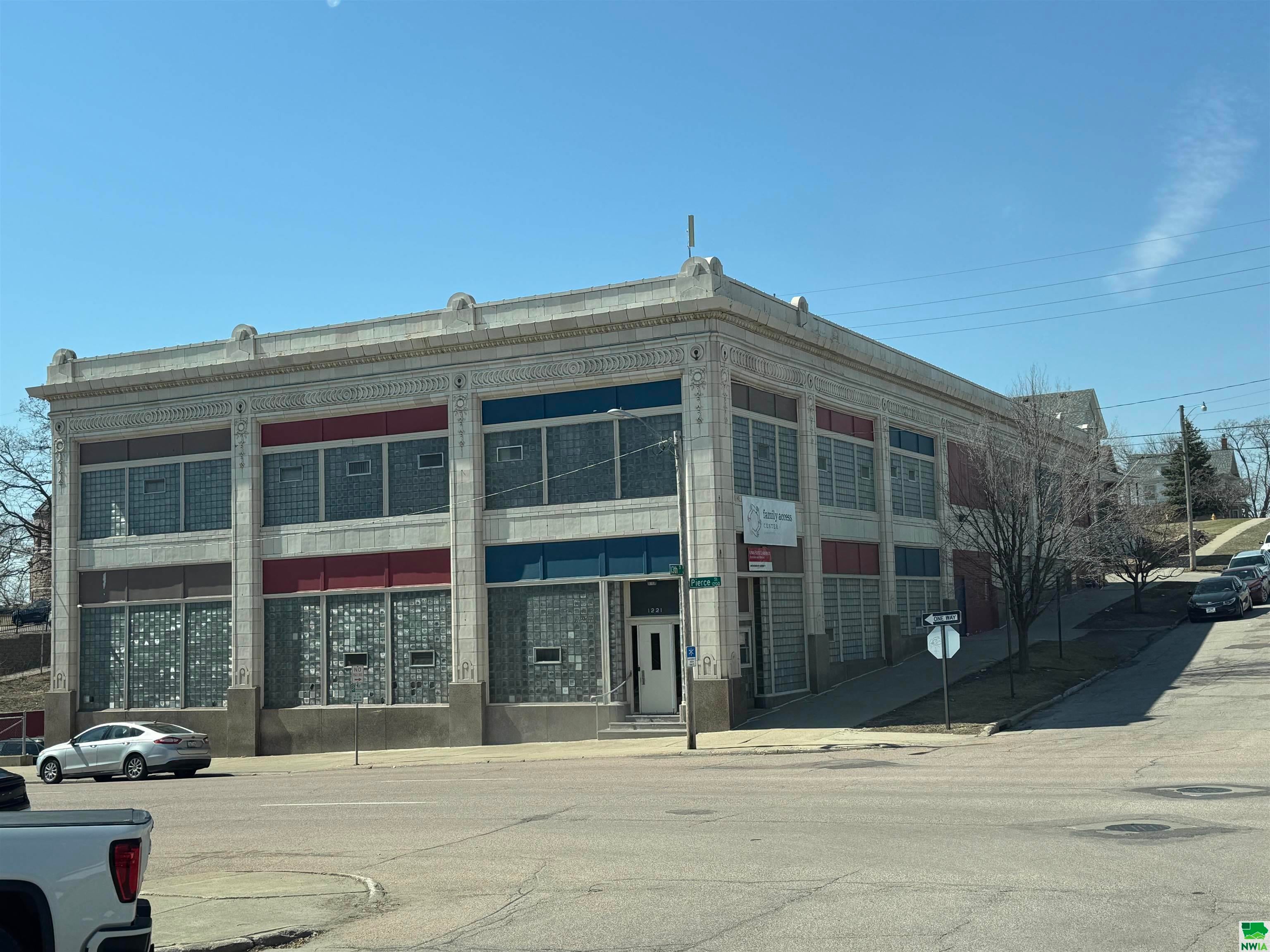 1221 Pierce St, Sioux City, IA 51105