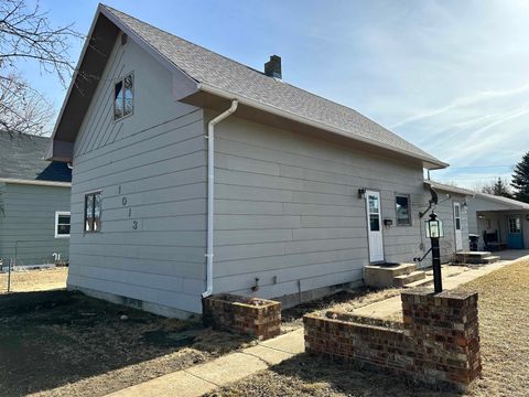 1013 Birch Ave, Harvey, ND 58341 - #: 241369