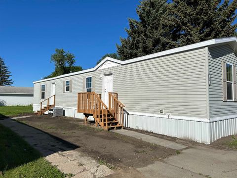 1852 16th St #26 SW, Minot, ND 58701 - #: 241166