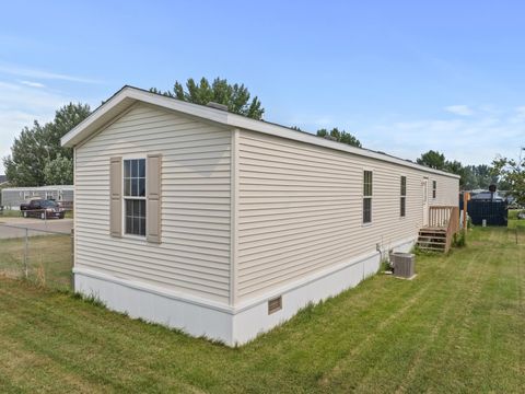 3607 Fillmore St SW, Minot, ND 58701 - #: 241351