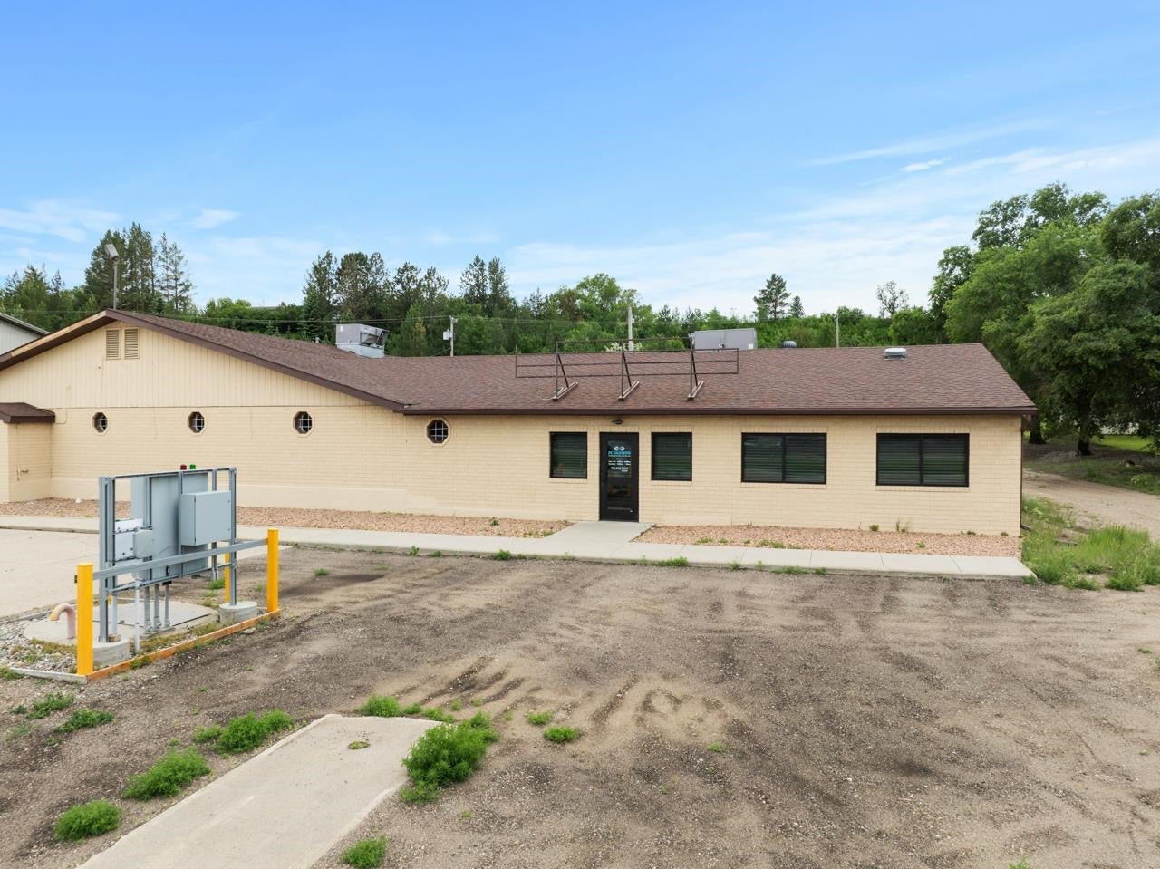 7101 HWY 2 & 52 W