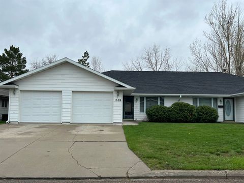 1009 34th Ave SW, Minot, ND 58701 - #: 240761