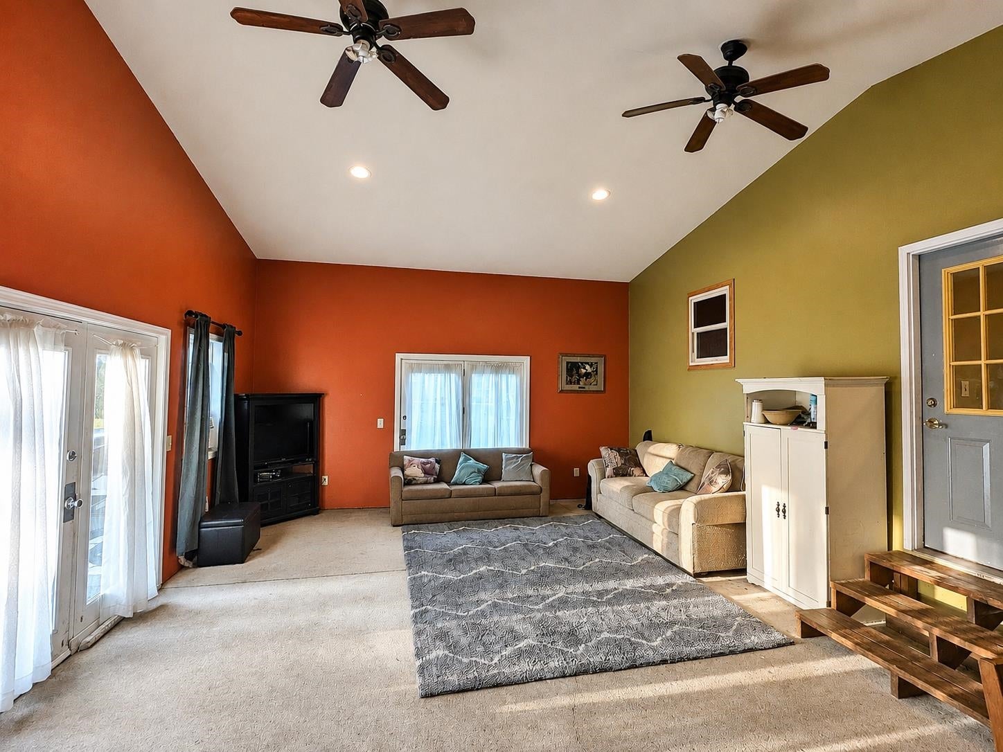 205 2nd St