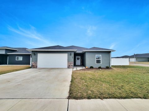 58 Mulberry Loop, Minot, ND 58703 - #: 240651