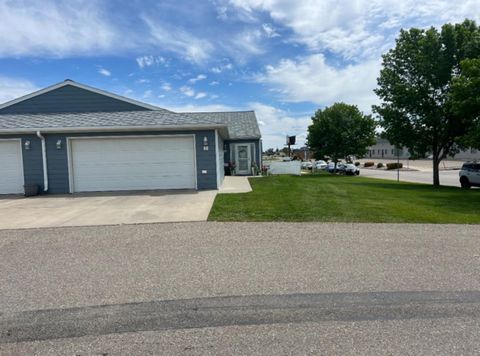 410 28th Ave SW Unit 1, Minot, ND 58701 - #: 240750