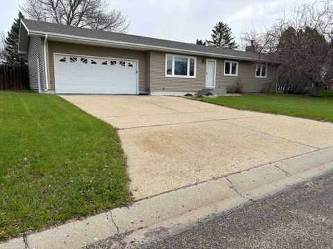 2612 11th Ave NW, Minot, ND 58703 - #: 240751
