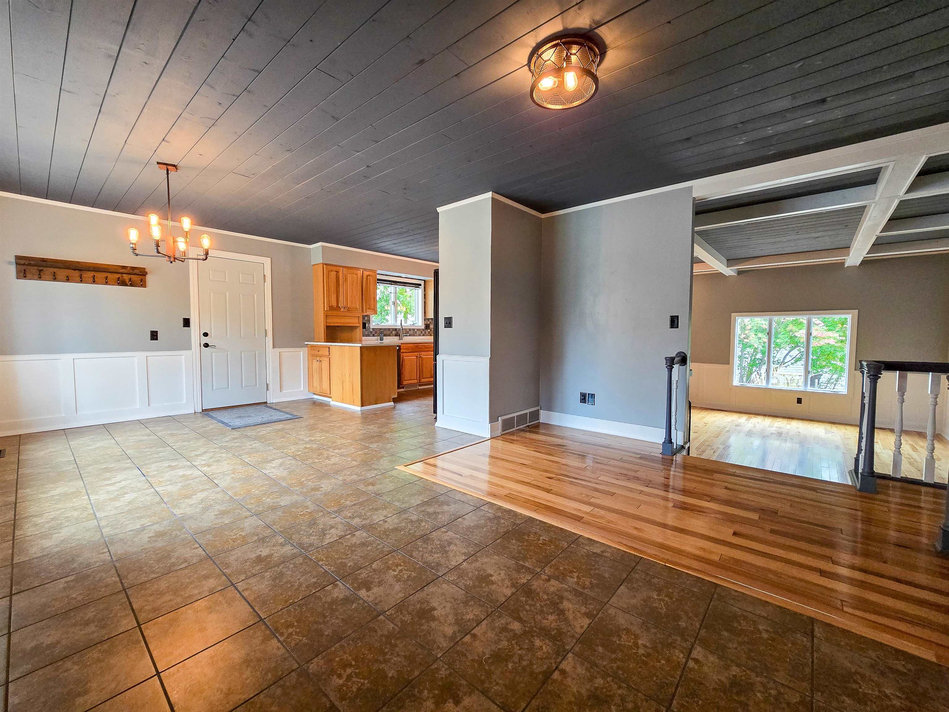 2537 NW 10th Ave