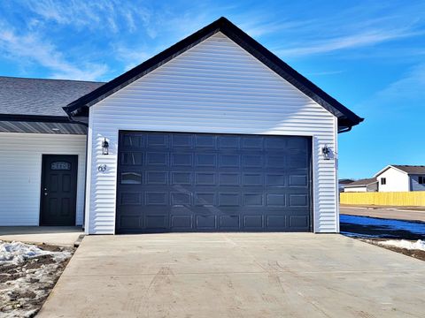 63 Mulberry Loop, Minot, ND 58703 - #: 240264