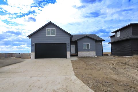 709 Driscoll Ave, Surrey, ND 58701 - #: 240569