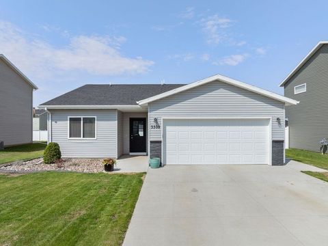3309 NW 14th St, Minot, ND 58703 - #: 240818