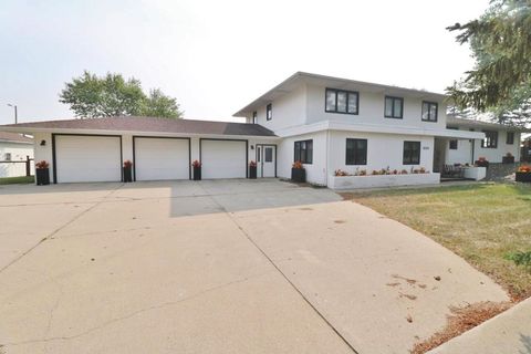 1535 16th St SE, Minot, ND 58701 - #: 241563