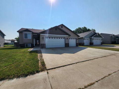 1808 27th St NW, Minot, ND 58703 - #: 241251