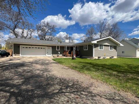 6620 17th Ave NW, Minot, ND 58703 - #: 240772