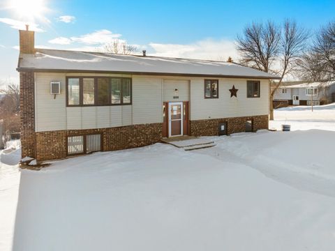 MLS: 250333