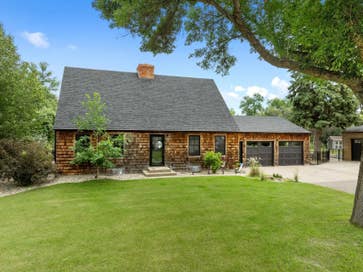 711 36TH ST SW Minot ND 58701