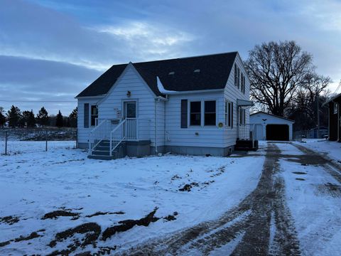 1009 7th Ave NW, Minot, ND 58703 - #: 240258
