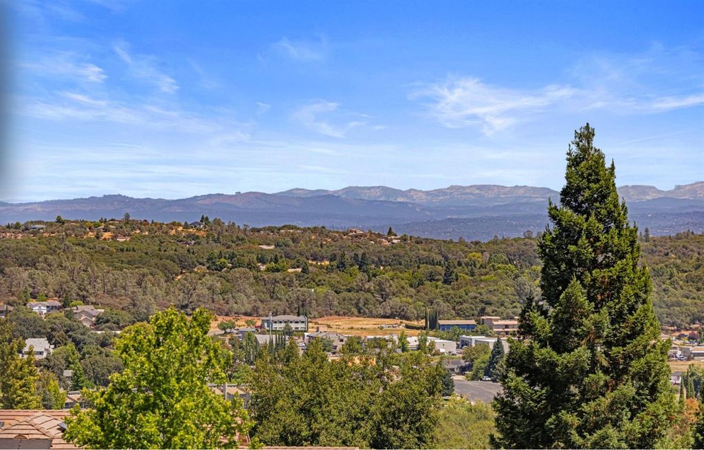 Photo of 4066 Plateau Circle, Cameron Park, CA 95682 (MLS # 225098863)