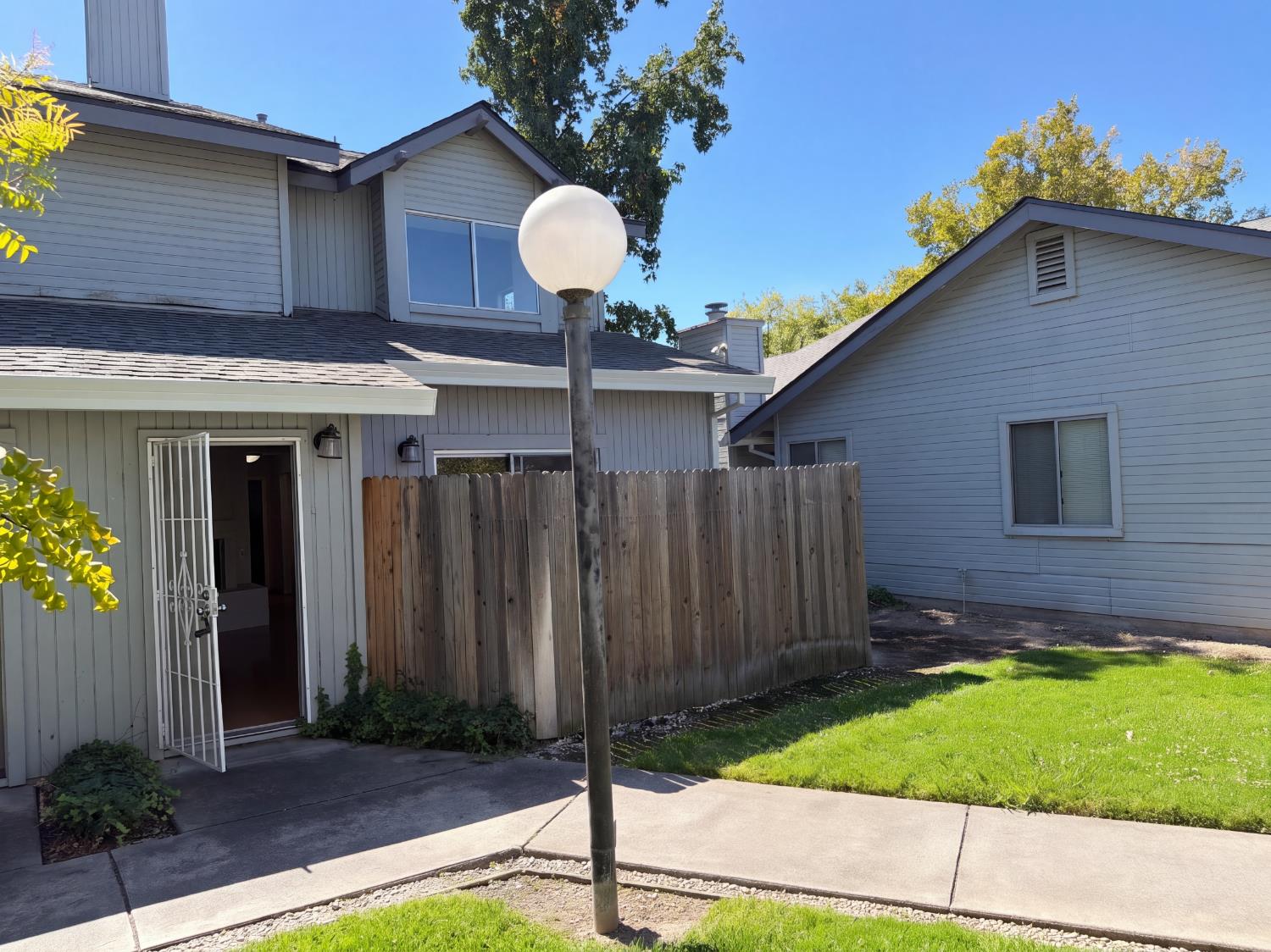 568 Samuel Way