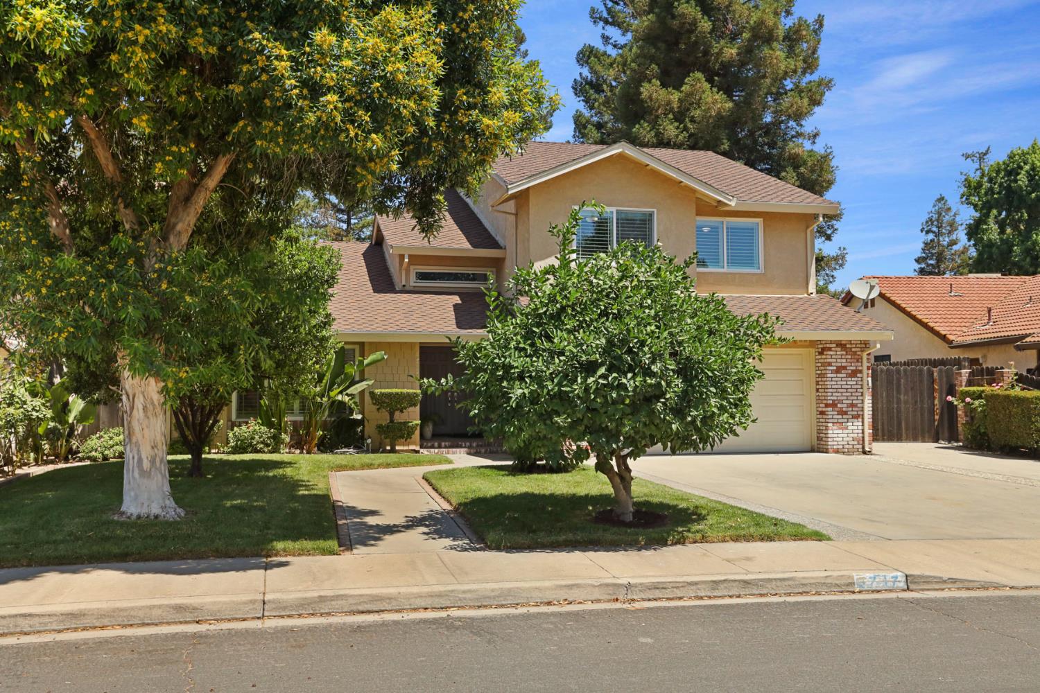 1717 Edgebrook Drive