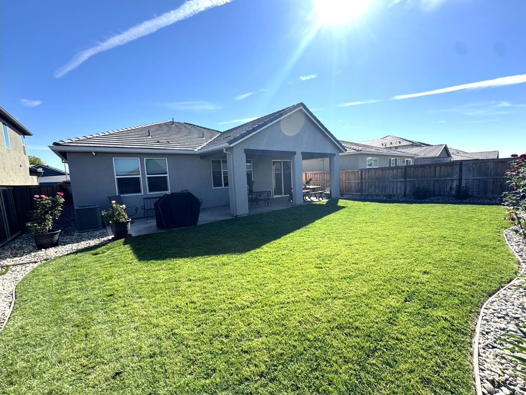 Photo of 1626 Stepney Way, Plumas Lake, CA 95961 (MLS # 225134784)