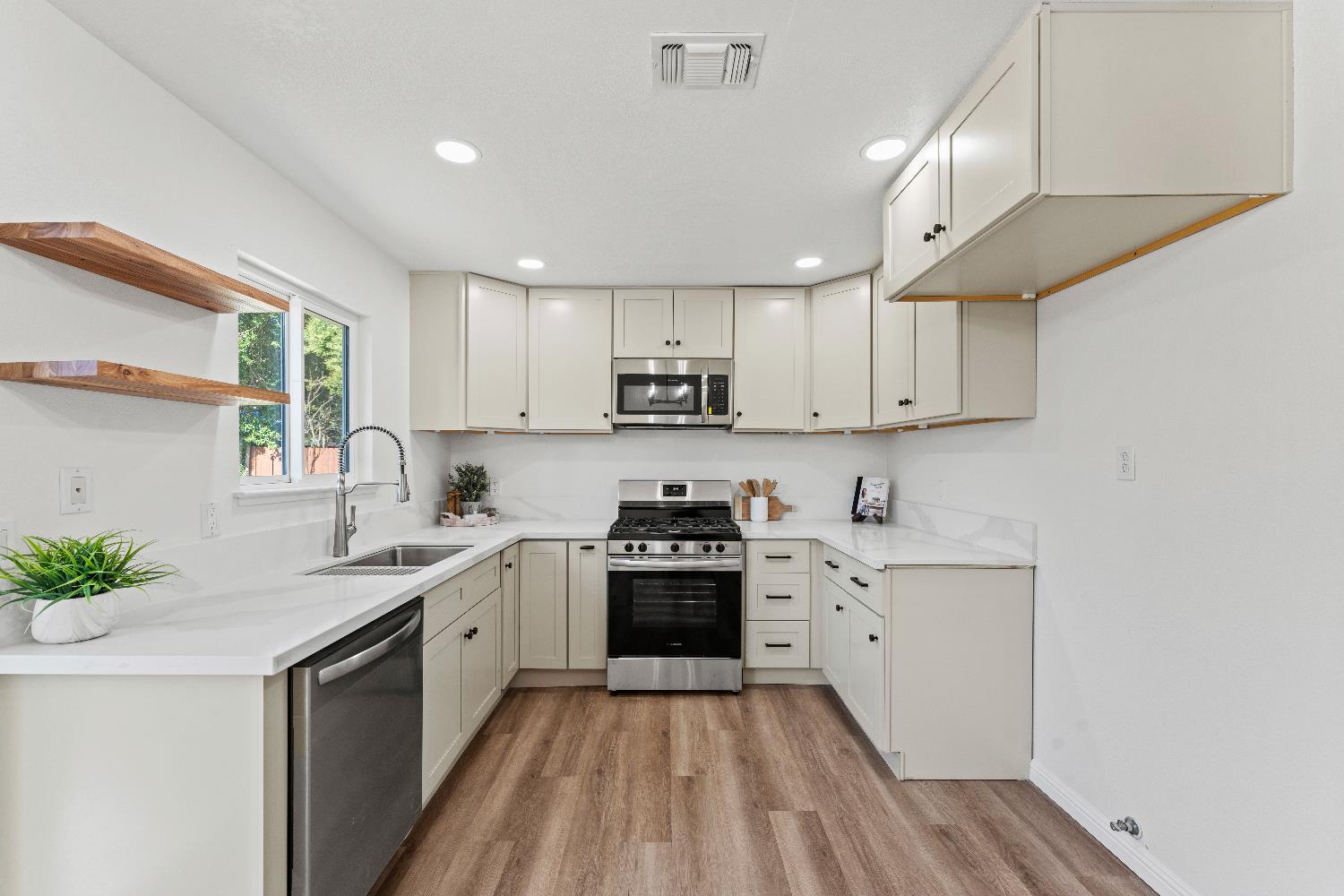 1381 Old West Drive