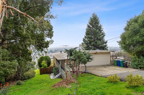 7565 Hillmont Drive Oakland CA 94605