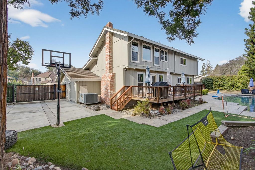 Photo of 5306 Saddle Lane, Fair Oaks, CA 95628 (MLS # 226007205)