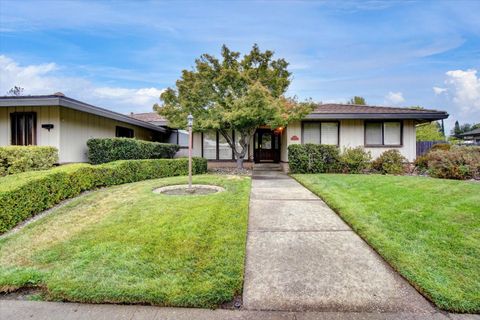 8075 Vintage Way Fair Oaks CA 95628