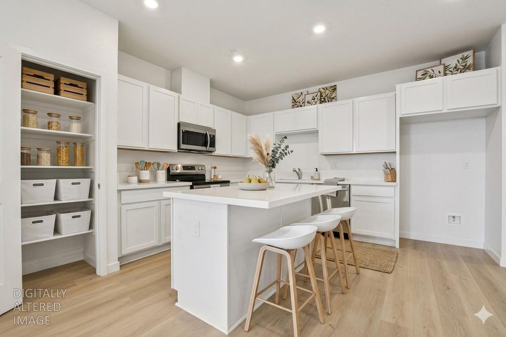 Photo of 2054 Odin Walk, Sacramento, CA 95835 (MLS # 226032381)