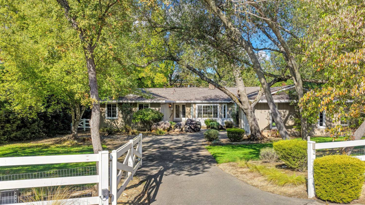 7415 Willow Lane
