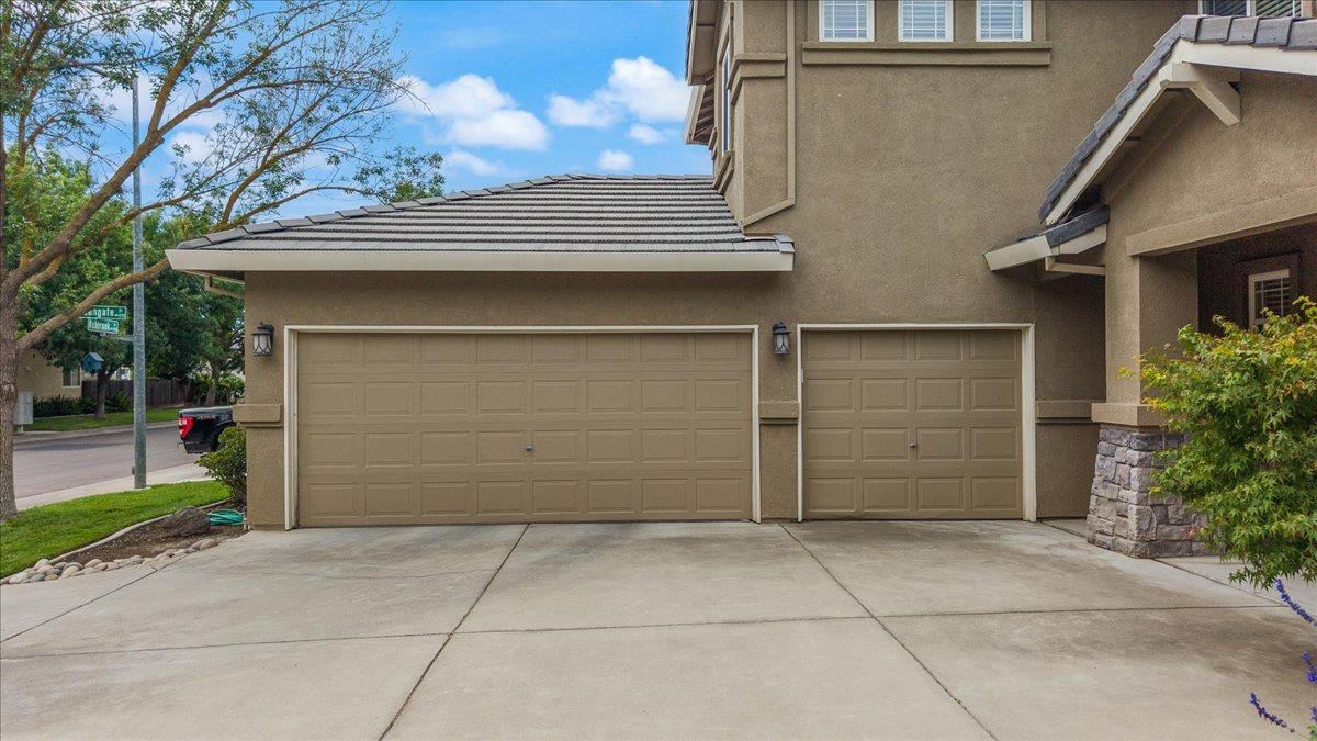 2701 Ashbrook Drive